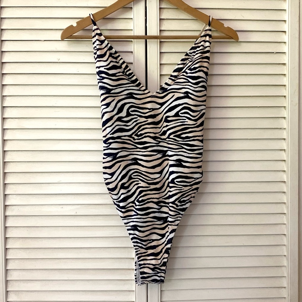 🆕 Forever 21 Swimsuit Womens XL Zebra One Piece Bathing Suit NWT
